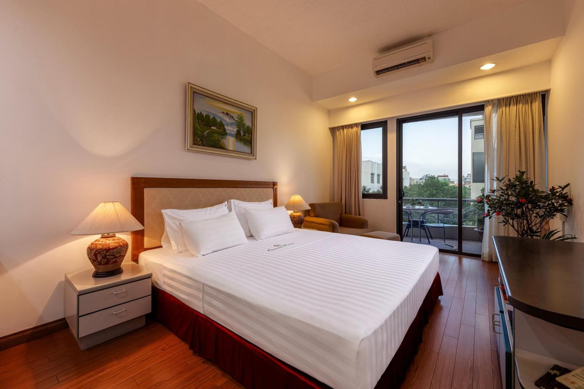 ออเรียนทอลพาเลสอพาร์ตเมนท์ Hotel ฮานอย ภายนอก รูปภาพ
